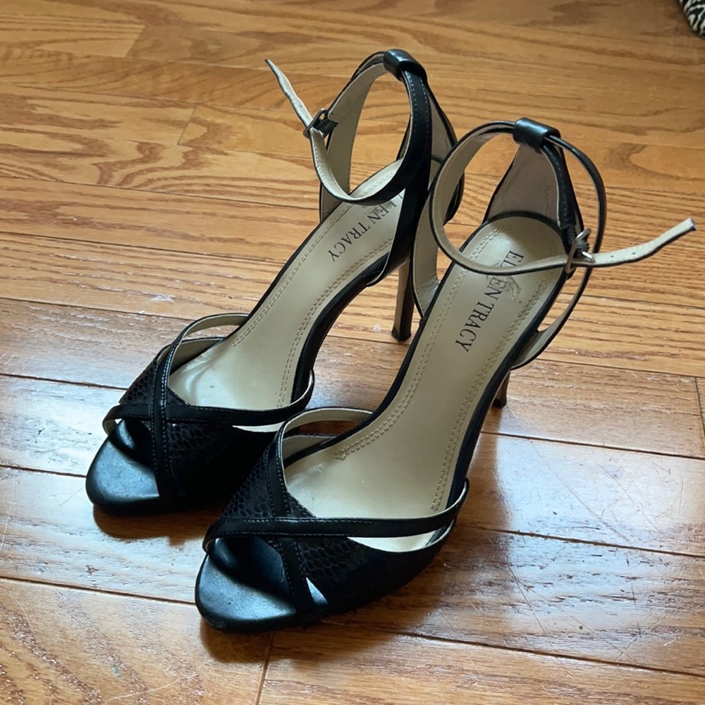 Ellen Tracy Black leather high heels with snake embossed detail